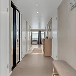 Modern 3-bedroom, With Private Aurora Borealis Watching Balcony Apartman Tromsø