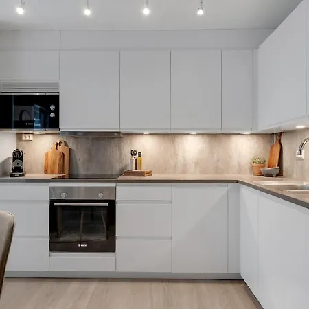 Lejlighed Bjoerk Tromso - Modern 3-Bedroom, With Private Balcony