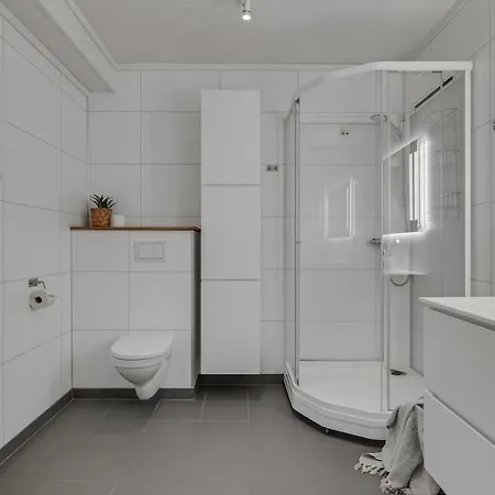 Lejlighed Bjoerk Tromso - Modern 3-Bedroom, With Private Balcony