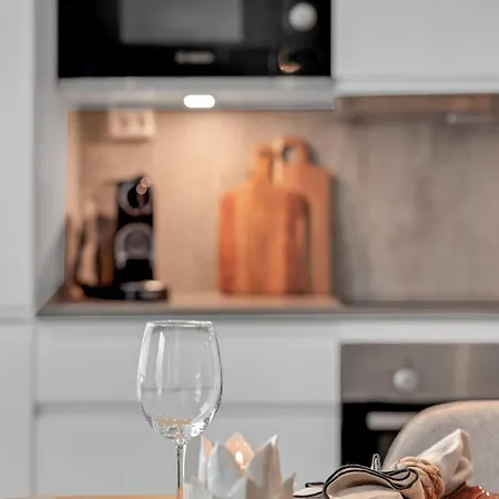 Bjoerk Tromso - Modern 3-Bedroom, With Private Balcony