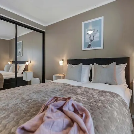 Lejlighed Bjoerk Tromso - Modern 3-Bedroom, With Private Balcony