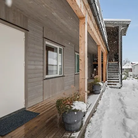 Modern 3-bedroom, With Private Aurora Borealis Watching Balcony Tromsø