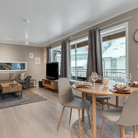 Modern 3-bedroom, With Private Aurora Borealis Watching Balcony Leilighet Tromsø