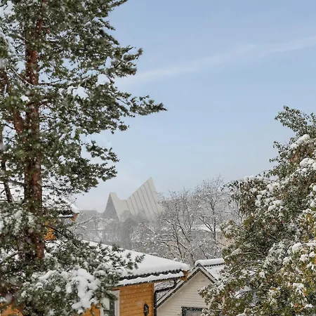 Modern 3-bedroom, With Private Aurora Borealis Watching Balcony