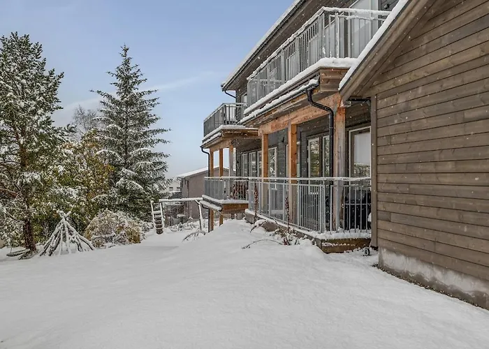 Modern 3-bedroom, With Private Aurora Borealis Watching Balcony דירה