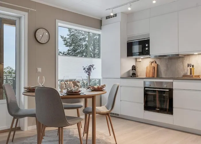 Modern 3-bedroom, With Private Aurora Borealis Watching Balcony Appartement Tromsø