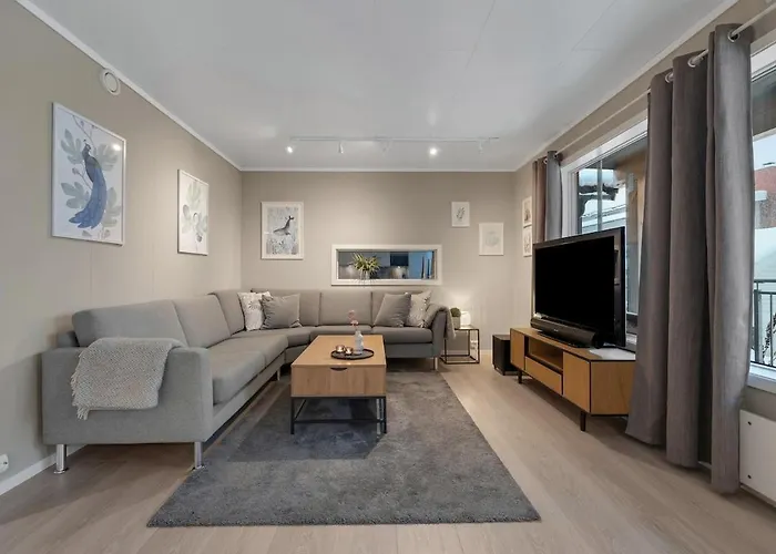 Modern 3-bedroom, With Private Aurora Borealis Watching Balcony *