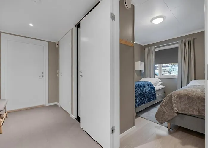 Modern 3-bedroom, With Private Aurora Borealis Watching Balcony Appartement *
